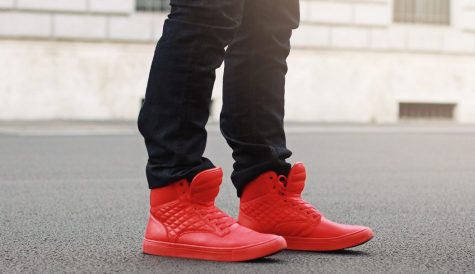 4 kiểu giày "chất lừ" khi diện cùng quần jeans nam đen