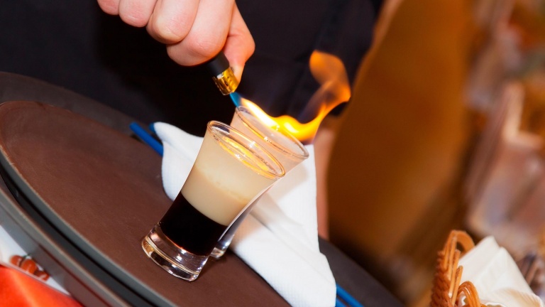 Những loại rượu cocktail đáng để thử trong năm mới
