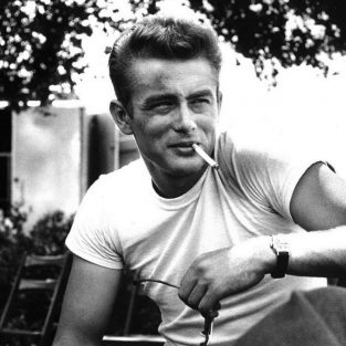 4 kiểu áo nổi tiếng đã làm nên huyền thoại James Dean