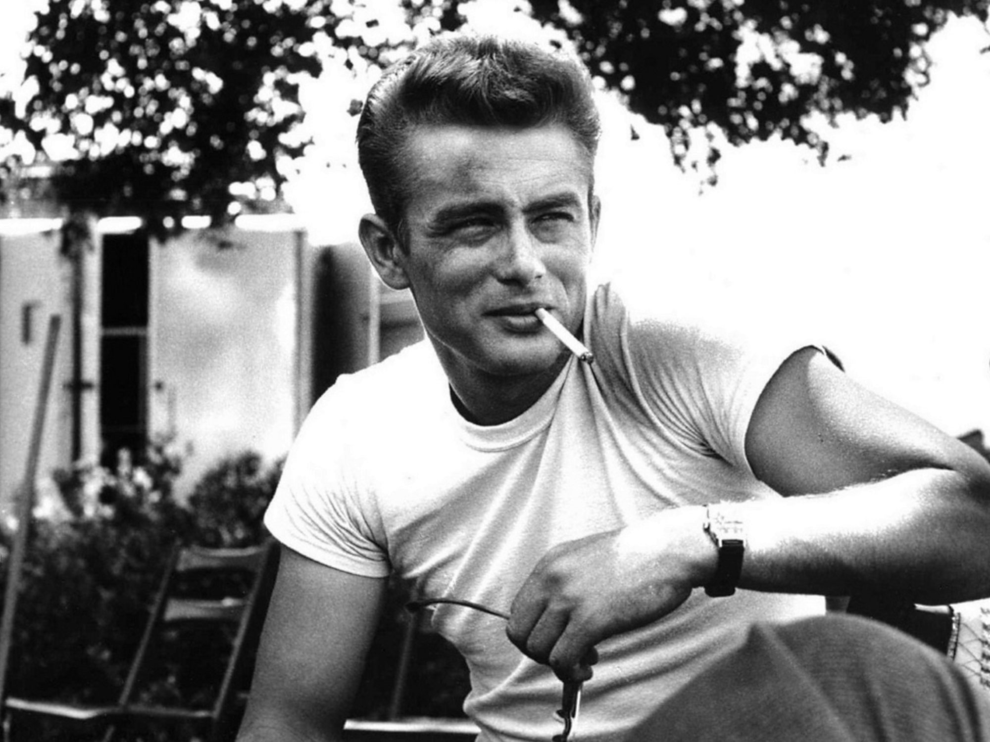 4 kiểu áo nổi tiếng đã làm nên huyền thoại James Dean - ELLE Man