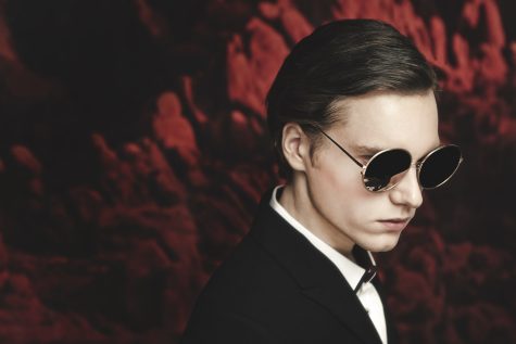 Kính mắt tầm trung Gentle Monster và cuộc chơi "thương mại nghệ thuật"