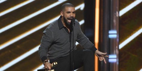 Vượt qua Adele, Drake trở thành Top Artist tại Billboard Music Awards 2017