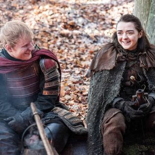 Bí mật đằng sau ca khúc Ed Sheeran thể hiện trong Trò Chơi Vương Quyền