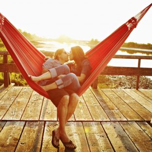 Phẩm chất lý tưởng nào phụ nữ tìm kiếm ở một người đàn ông?