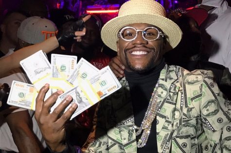 Floyd Mayweather "lại tậu" biệt thự triệu đô ăn mừng chiến thắng