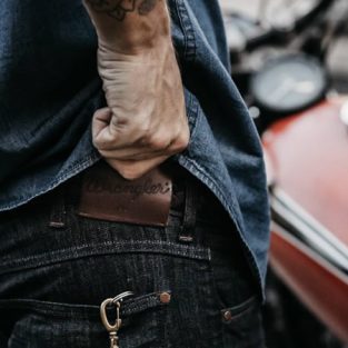 Bảo quản quần jeans: Những tips quan trọng cần ghi nhớ