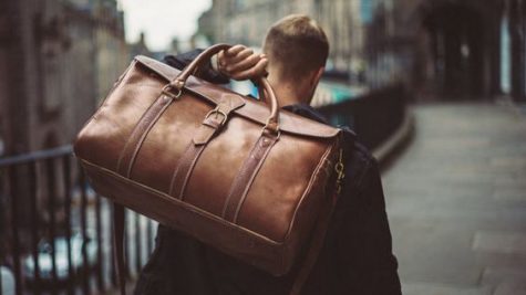 10 mẫu túi xách nam phù hợp cho đi du lịch và đi làm