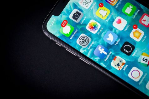 Táo khuyết Apple giảm doanh số iPhone: Chiến lược kinh doanh mới?