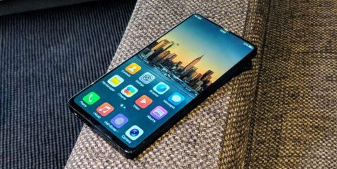 Đâu là chiếc điện thoại màn hình tràn đích thực hiện nay?