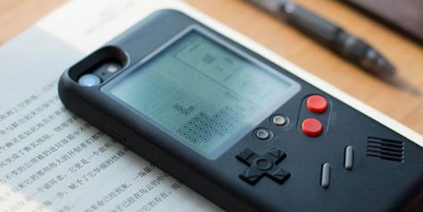 Ốp lưng điện thoại "biến" iPhone thành Game Boy