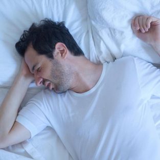 4 thói quen xấu "phá hoại" giấc ngủ của bạn