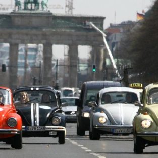 Xe Con Bọ: "Ngôi sao Quốc Dân" của nhà Độc Tài