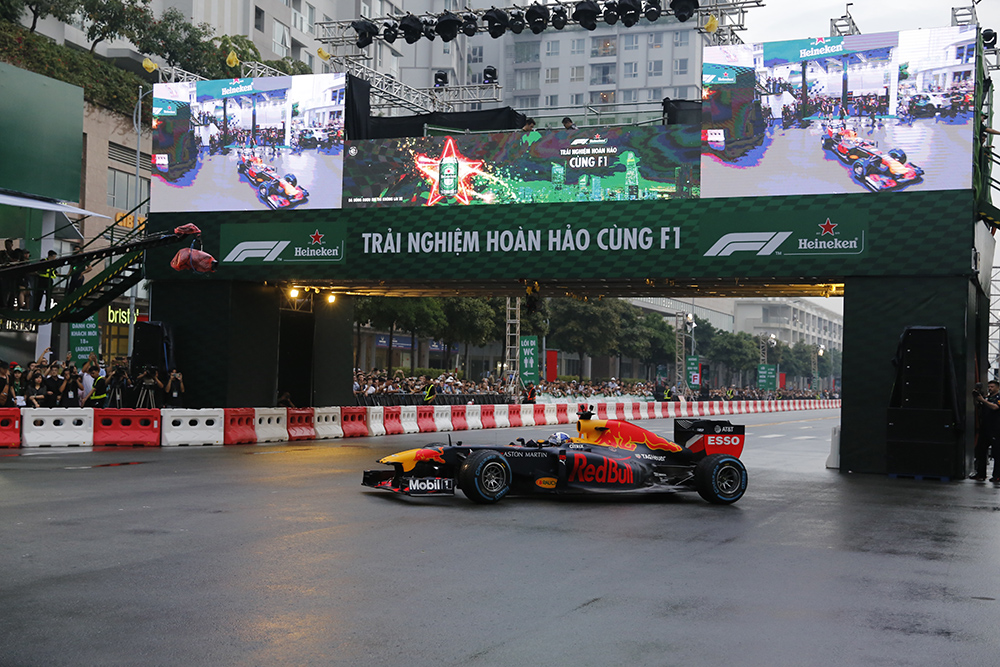 giai dua F1 - david coulthard - elle man 1.3