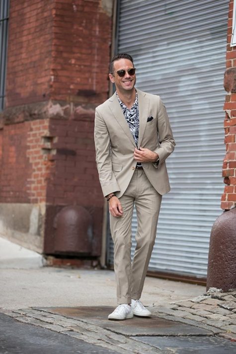 Nhiều quý ông có thể mặc suit vào mùa Hè và tự tin dạo phố. Ảnh: Hespokestyle