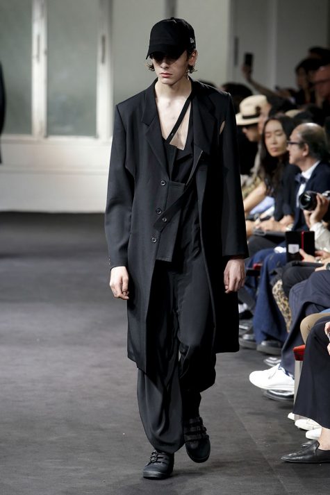 NTK Yohji Yamamoto: Xấu xí, bẩn thỉu đôi khi lại rất đẹp