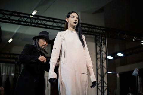 NTK Yohji Yamamoto: Xấu xí, bẩn thỉu đôi khi lại rất đẹp