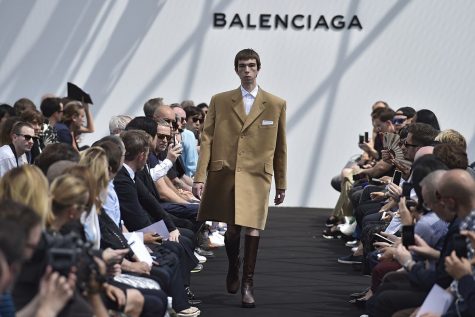 logo thuong hieu Balenciaga elle man 11