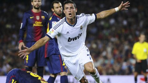 Cầu thủ Cristiano Ronaldo "lật đổ" Selena Gomez trên Instagram