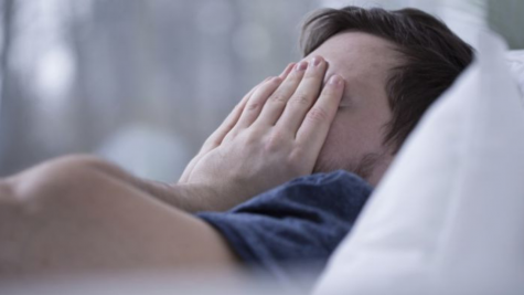 Ngủ không đủ giấc và giải pháp cải thiện tinh thần bằng nước