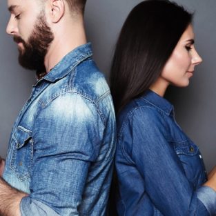 3 nguyên tắc vàng sử dụng điện thoại khi hẹn hò