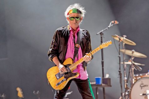 Keith Richards - uong ruou bia - elle man - 1