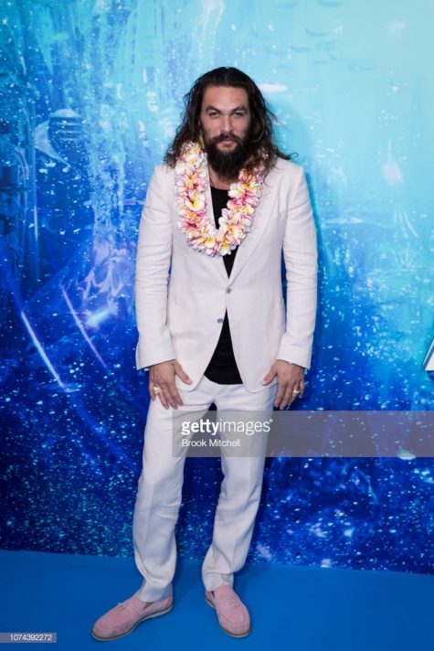 Jason Momoa với bộ suit trắng thanh lịch và sang trọng trong sự kiện tại Sydney. Ảnh: Getty Images