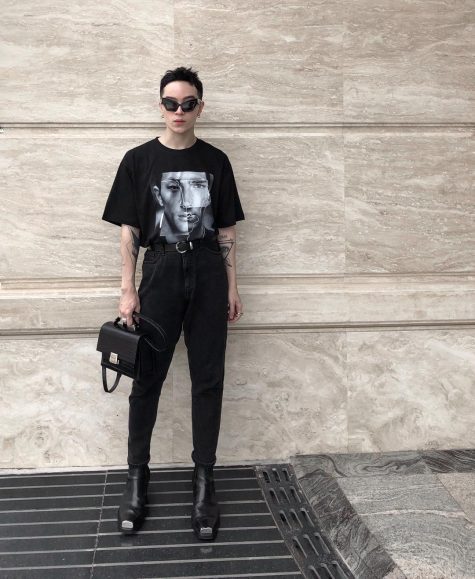 Với Kelbin, việc sử dụng túi xách là một điều hiển nhiên miễng là chúng phù hợp với outfit của bạn. Ảnh: Instagram@kelbinlei