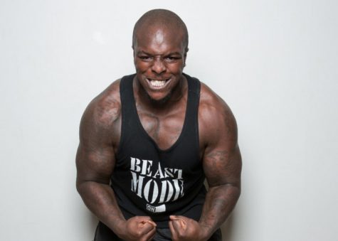 Quái vật thể hình Adebayo Akinfenwa: Gã Hulk của bóng đá