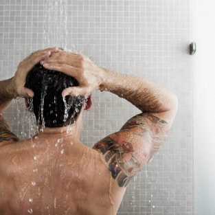 Tắm nước lạnh: 7 lợi ích to lớn có thể bạn chưa biết Tắm nước lạnh: 7 lợi ích to lớn có thể bạn chưa biết