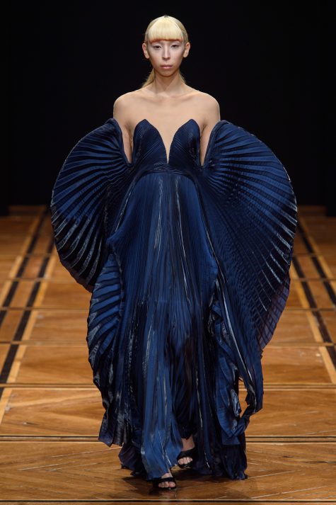 Iris Van Herpen với các thiết kế ứng dụng 3D độc đáo. Ảnh: Vogue