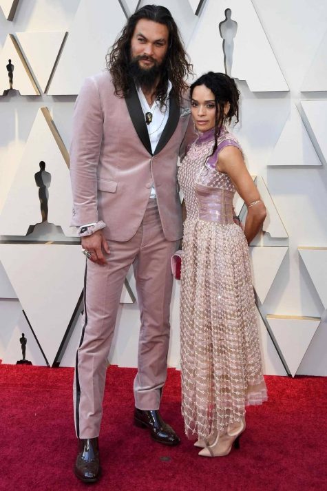 Jason Momoa nổi bật trên thảm đỏ Oscar 2019. Ảnh: Vogue