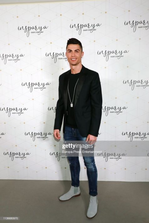 Outfit nam tính của Cristiano Ronaldo giúp anh chàng cán đích ở vị trí thứ 4 trong top thời trang sao nam. Ảnh: Getty Images