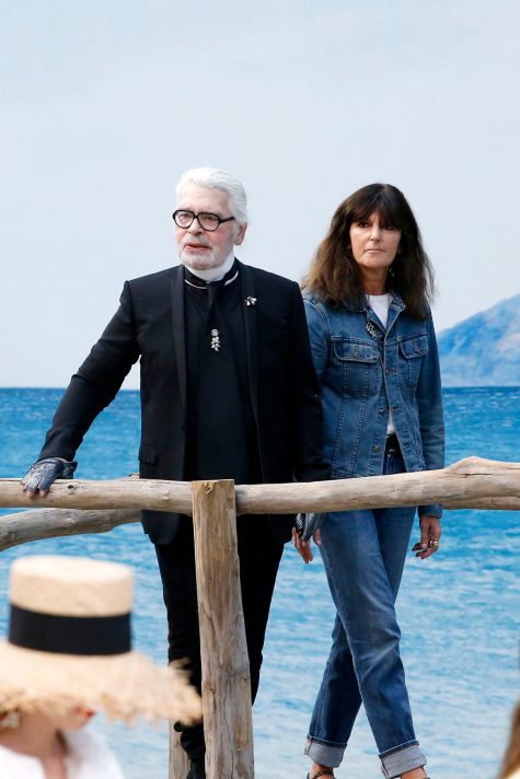 Karl Lagerfeld và Virginie Viard lần cuối cùng bước cạnh nhau. Tạm biệt ngài Karl!