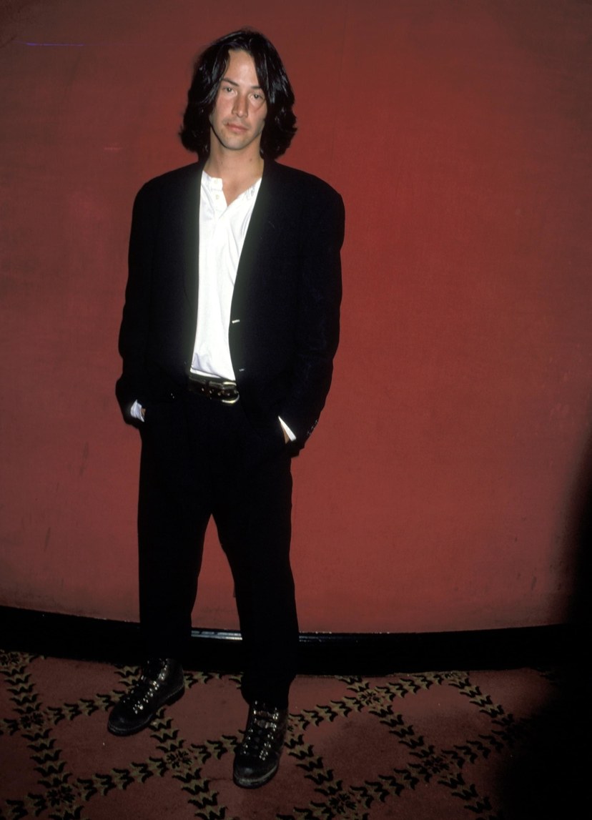 Diễn viên Keanu Reeves-Keanu Reeves mặc bộ suit