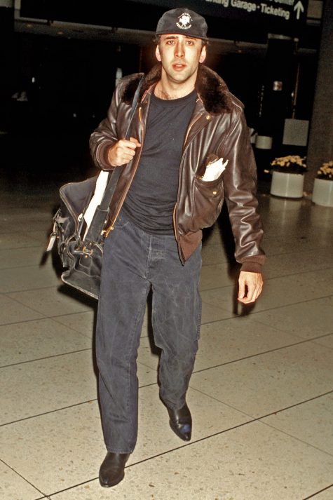 phong cách thời trang-Nicolas Cage tại sân bay