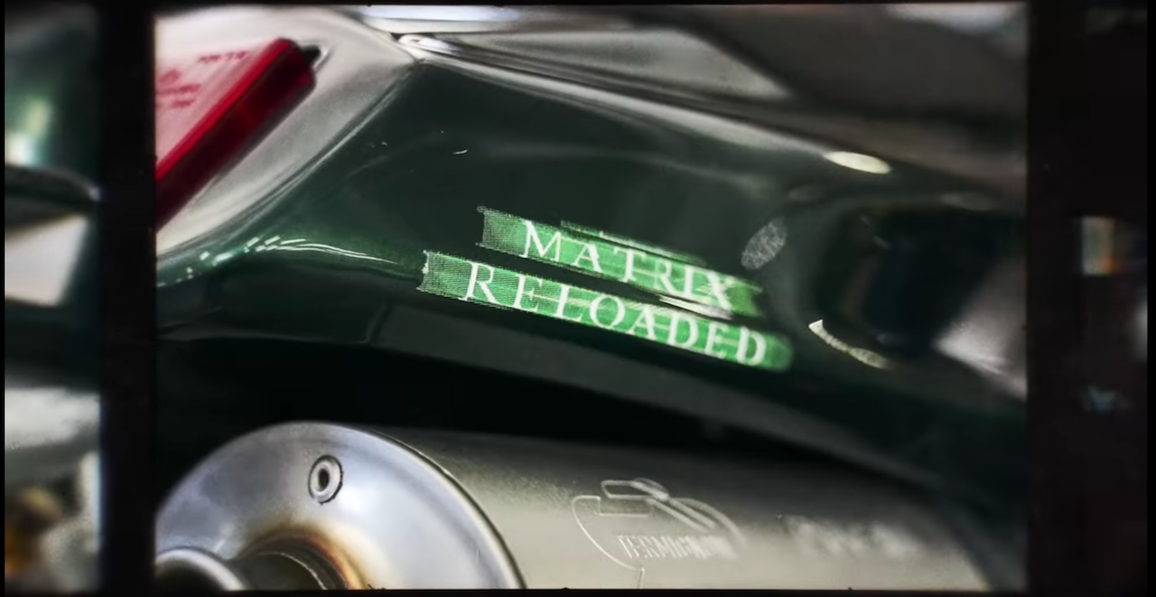 diễn viên Keanu Reeves và chiếc xe 998 matrix reloaded edition