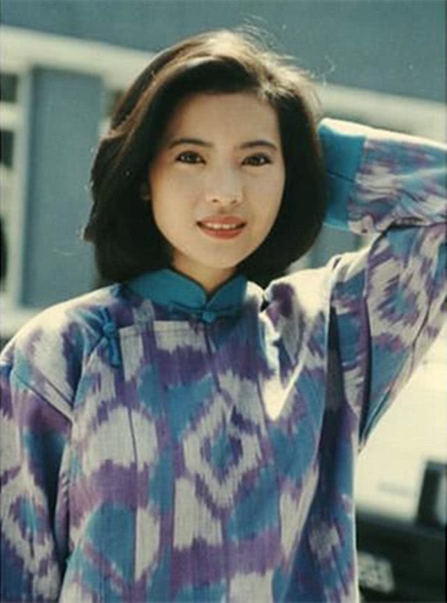 mỹ nhân Hong Kong-Lam Khiết Anh mặc áo xanh