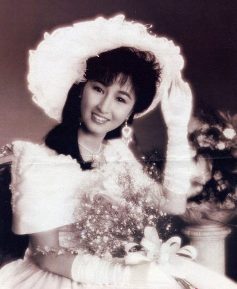 mỹ nhân Hong Kong-Quan Vịnh Hà mặc áo cưới