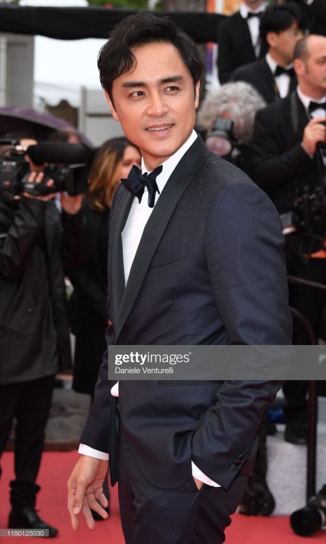 thời trang thảm đỏ - minh đạo mặc suit đen đến cannes 2019