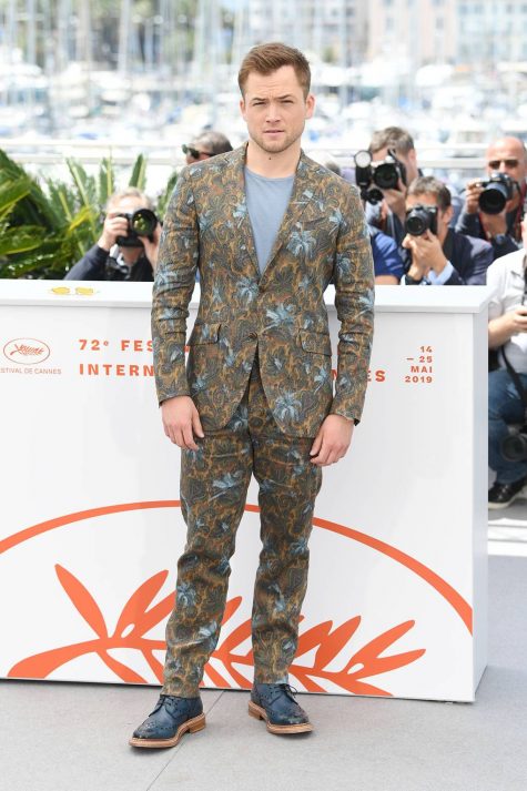 thời trang thảm đỏ - taron egerton mặc suit etro đến cannes 2019