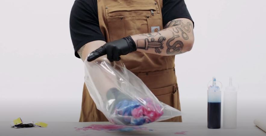 ao tie dye - de qua dem - elle man 1.1