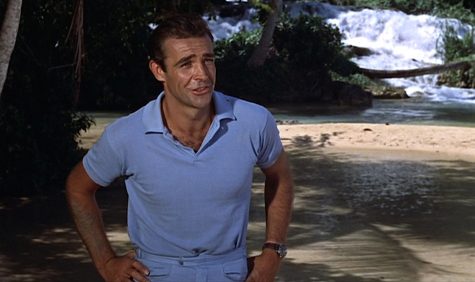 James Bond do Sean Connery thủ vai.