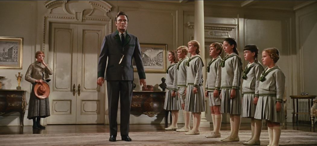 cách dạy con nghiêm khắc của captain von trapp 2