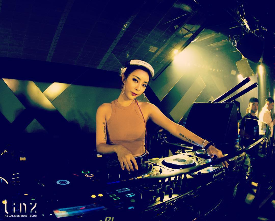 nữ dj xinh đẹp - alyshia chơi nhạc