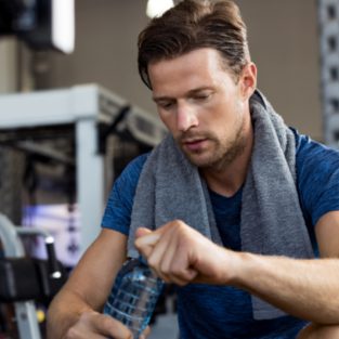 9 lời khuyên chăm sóc làn da sau khi tập luyện từ các chuyên gia