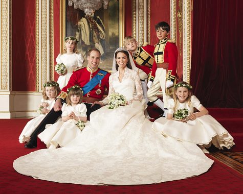 hoàng tử William bên cạnh vợ, công nương Kate Middleton