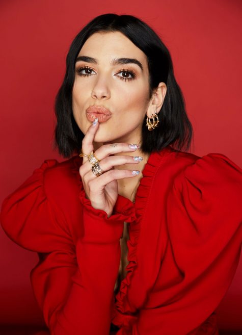 Nữ ca sĩ Dua Lipa