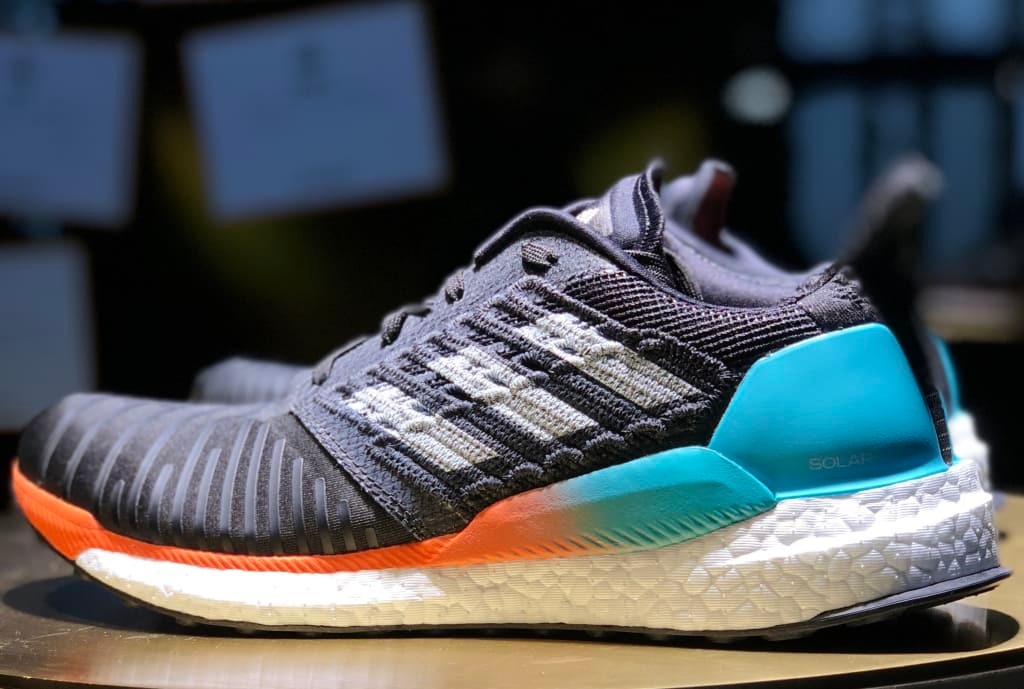 giay di bo adidas Solar Boost - elle man