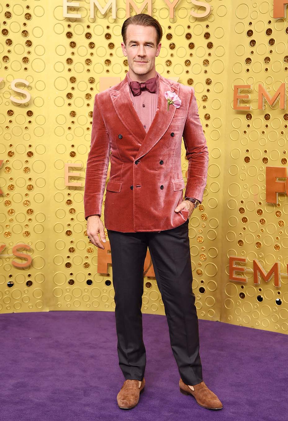 James Van Der Beek trong trang phục của Brioni tại lễ trao giải Emmy 2019
