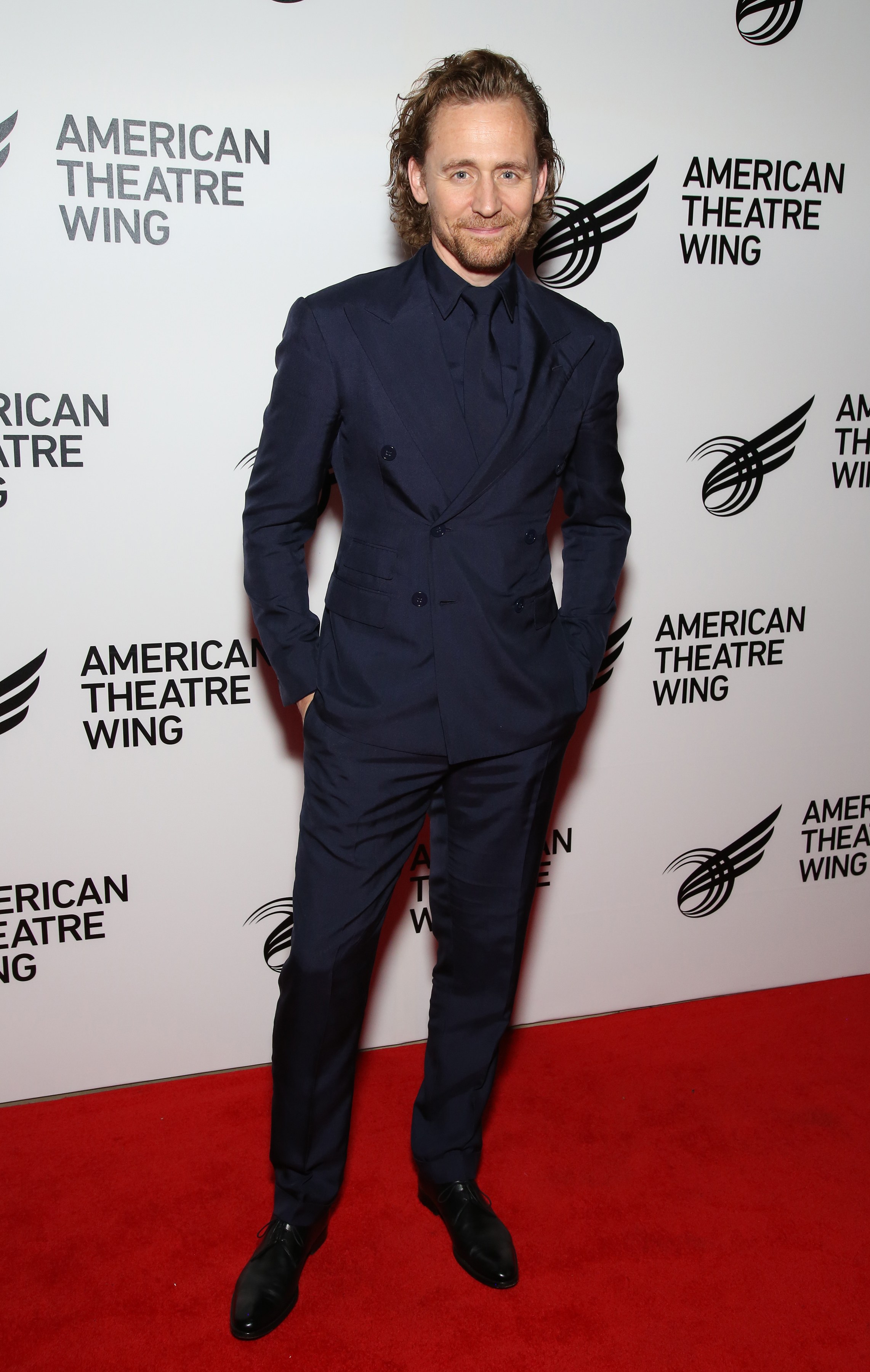 diễn viên Tom Hiddleston - sao nam mặc đẹp tuần cuối tháng 9